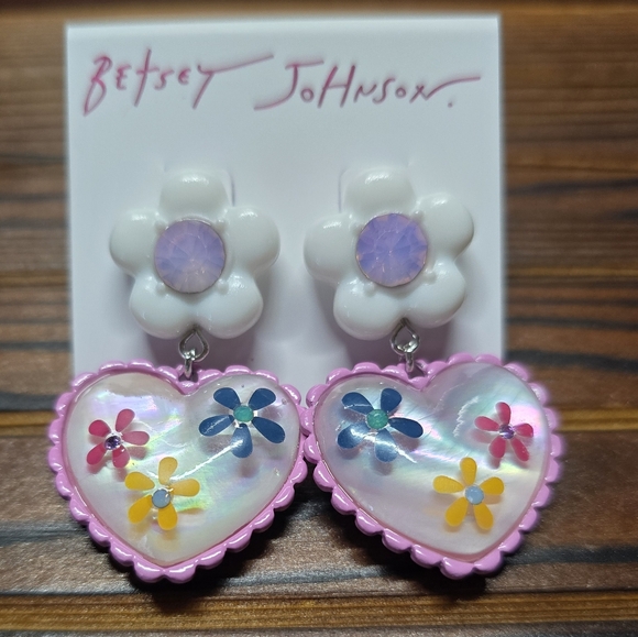 Betsey Johnson Flower Drop Earrings! - Picture 14 of 16